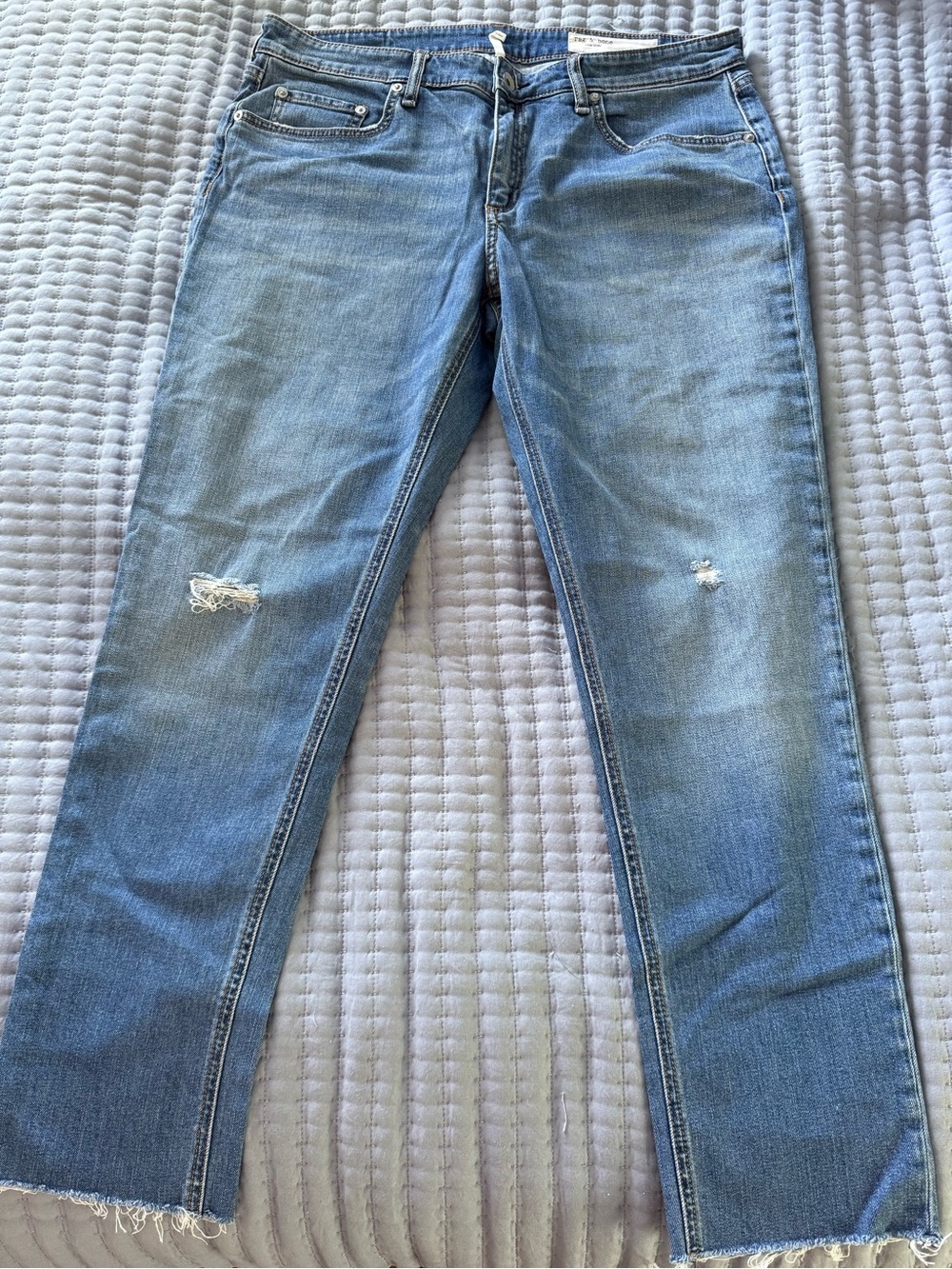 Rag & Bone Boyfriend Jeans Women’s Size 32 Raw Hem Distressed Light Wash
